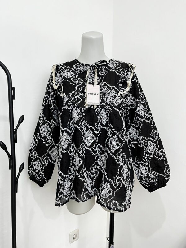 Yuri Blouse - Black